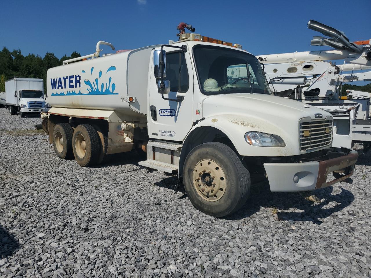 2004 Freightliner M2