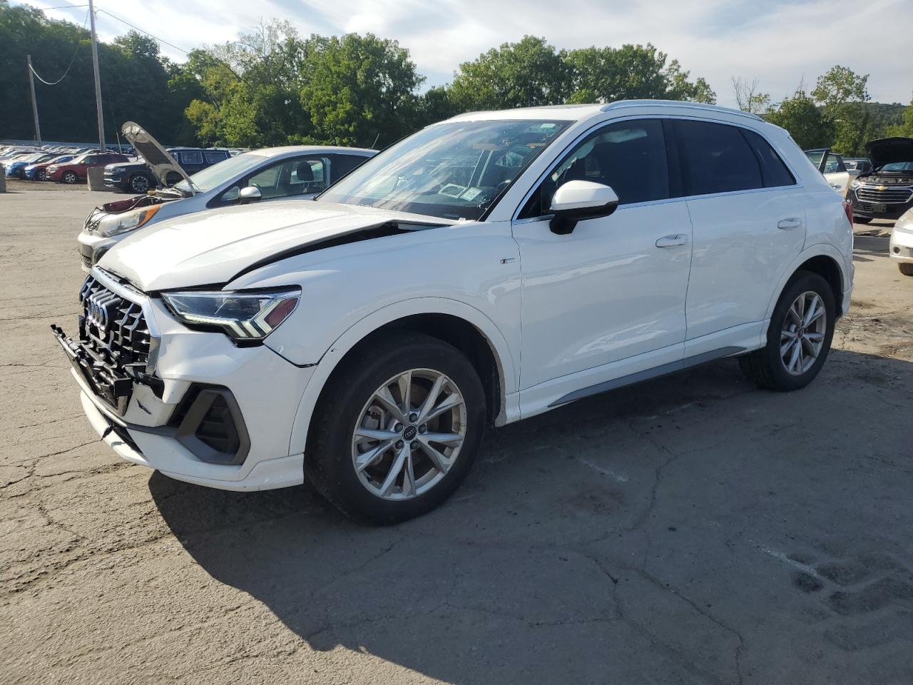 Audi Q3 premium