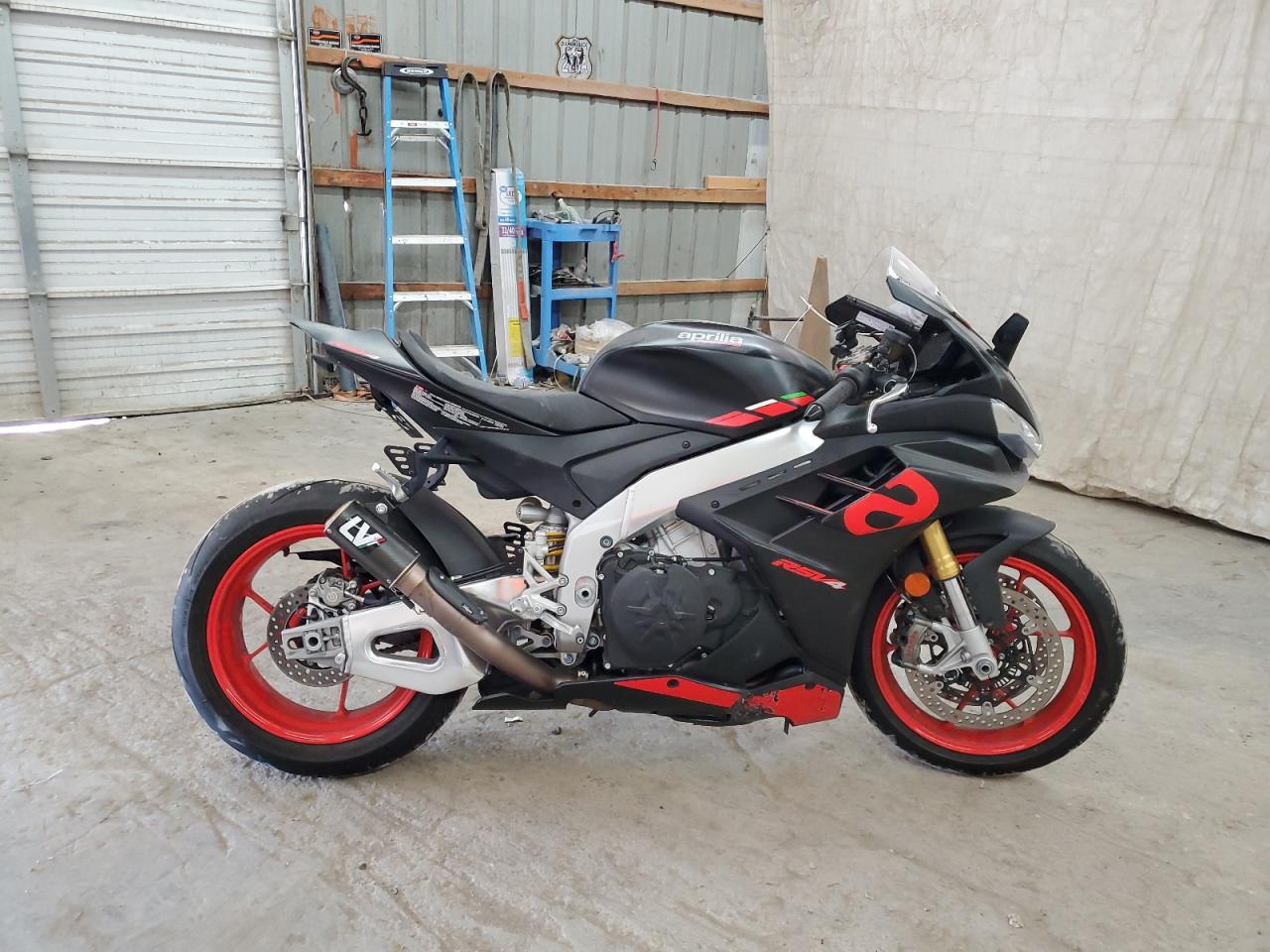 2024 Aprilia Rsv4 1100