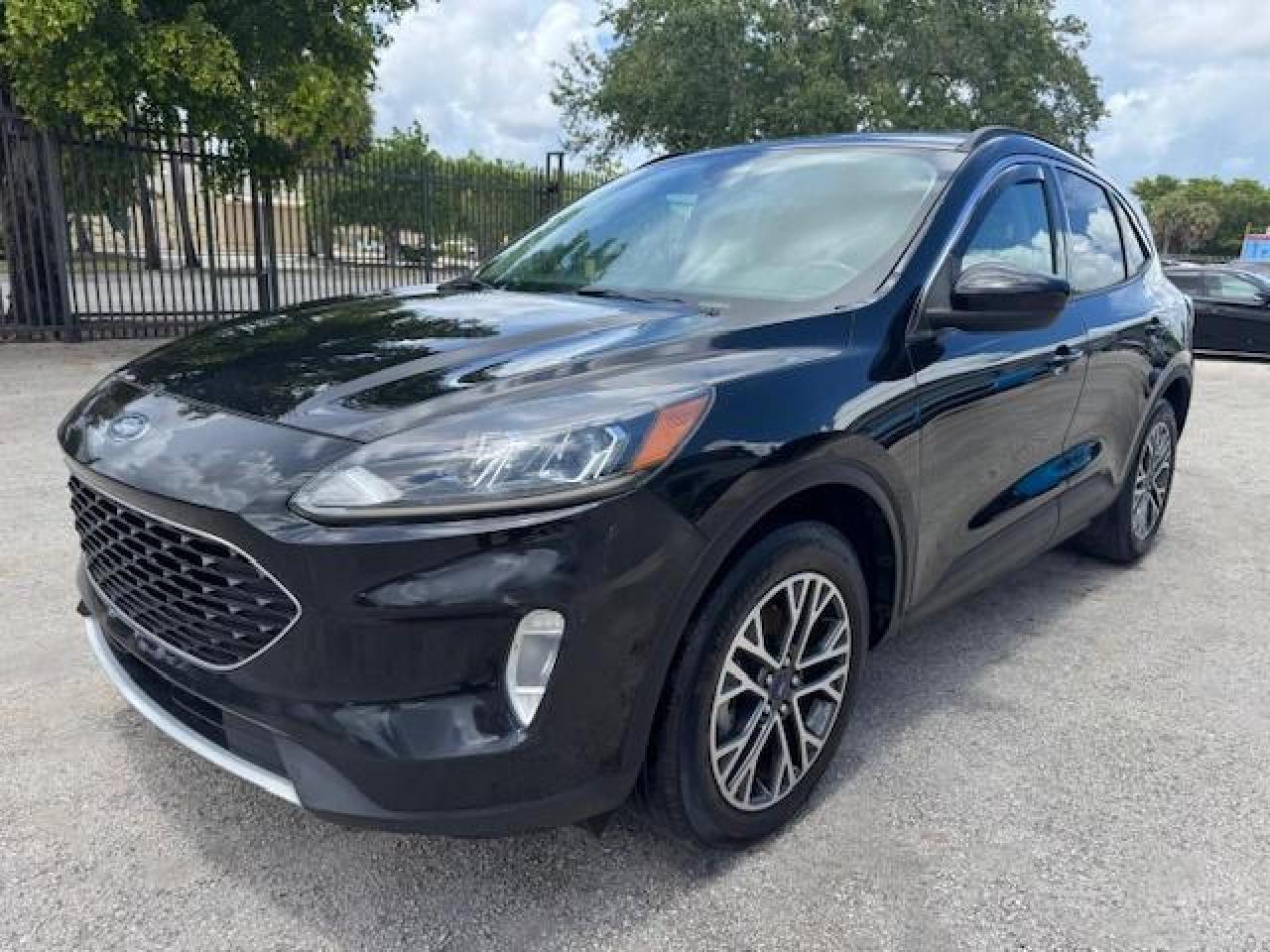 2020 Ford Escape sel