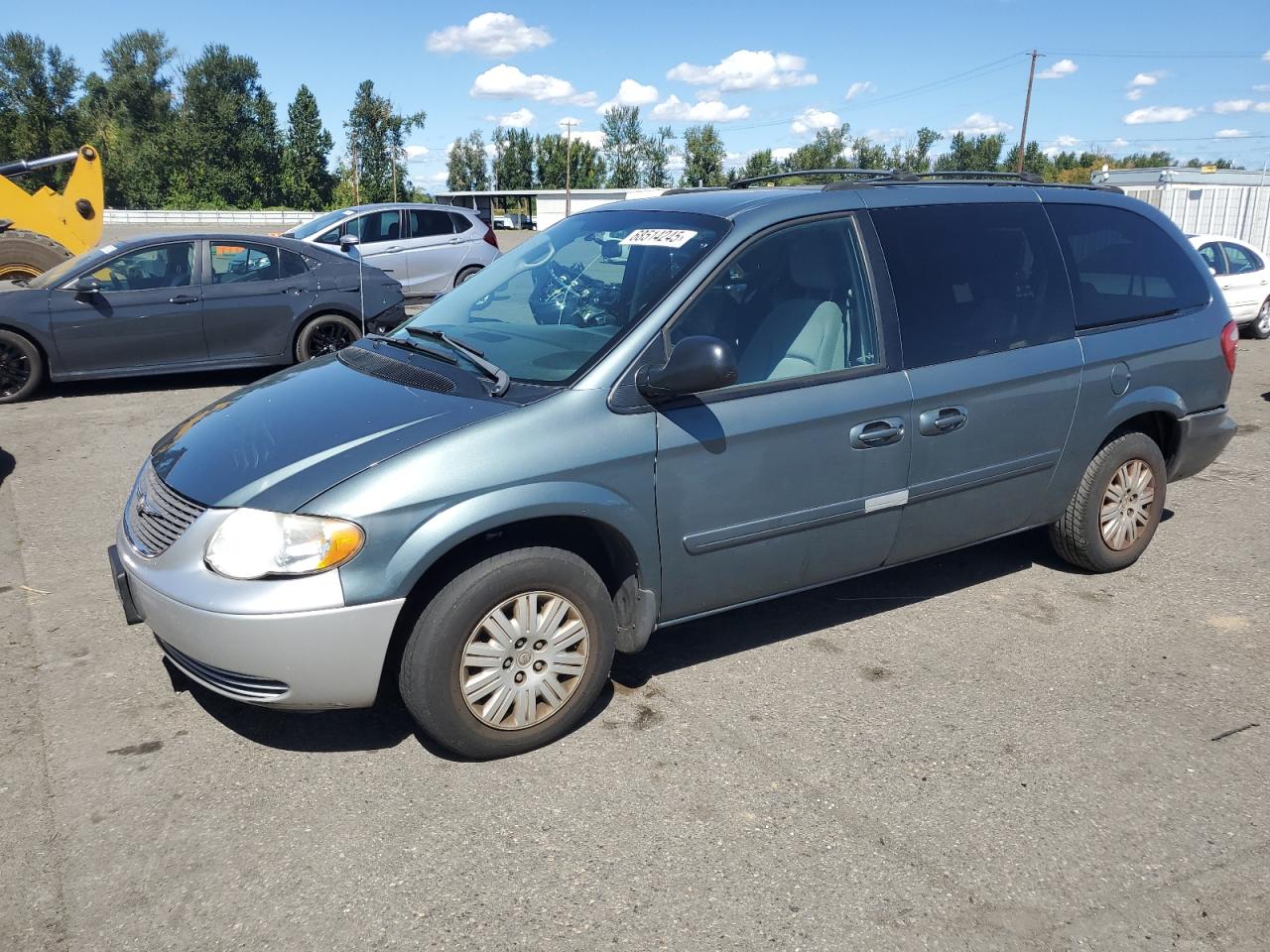 2005 Chrysler Town & cou