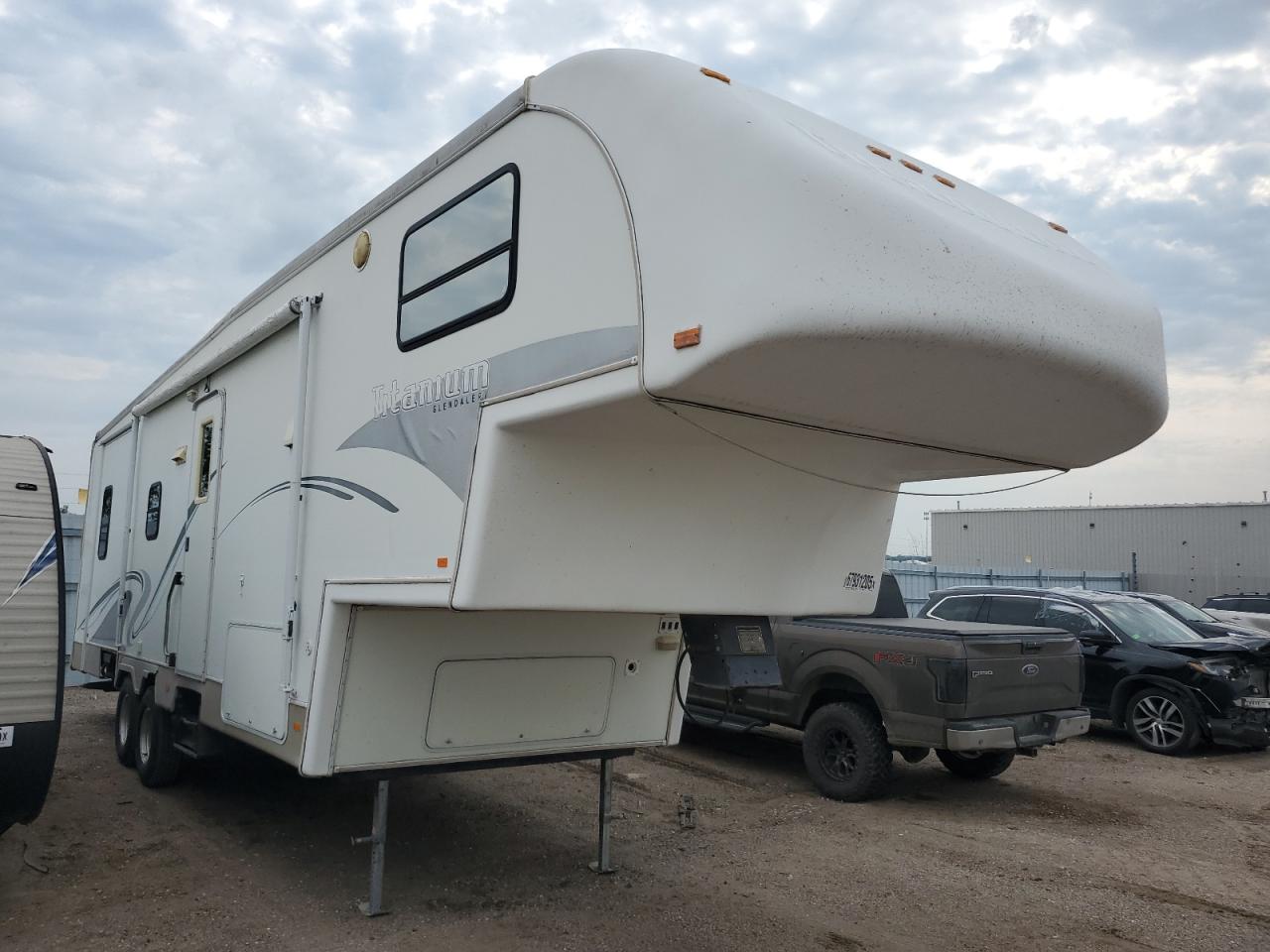 2004 Other 5th wheel camper