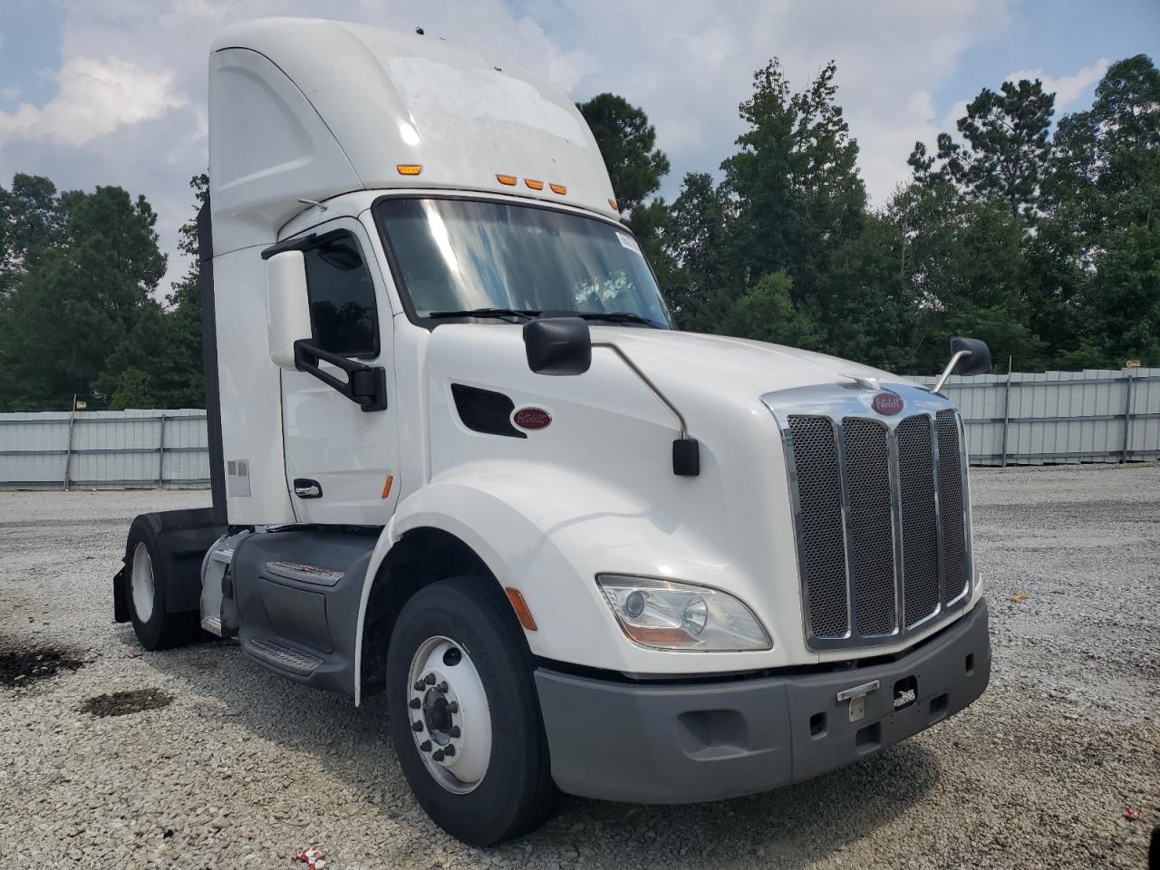 2020 Peterbilt tractor 579