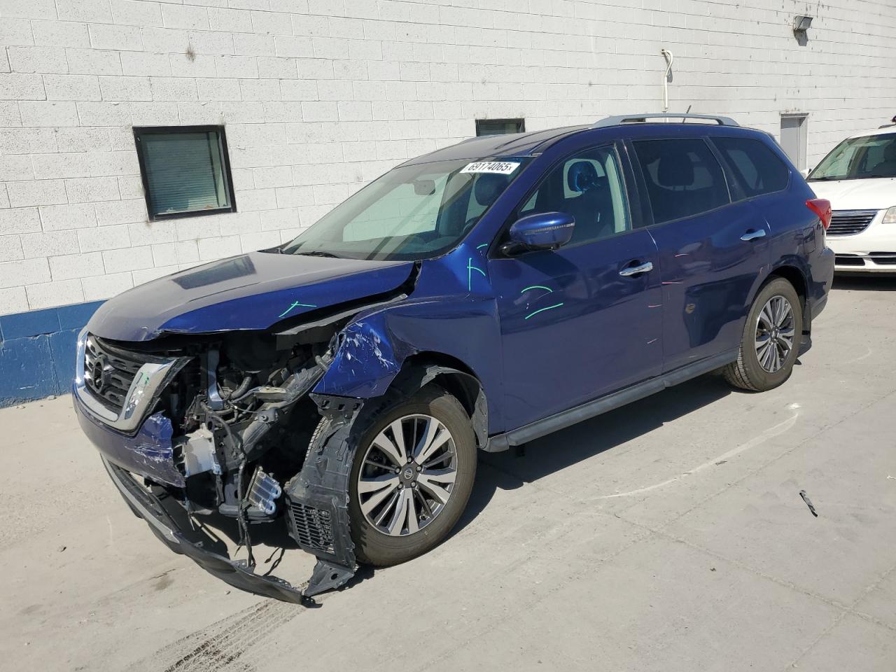 2017 Nissan Pathfinder s