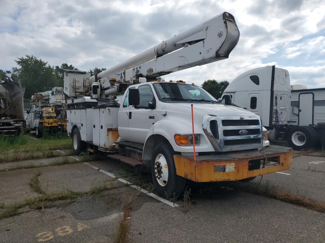2011 Ford F750 super