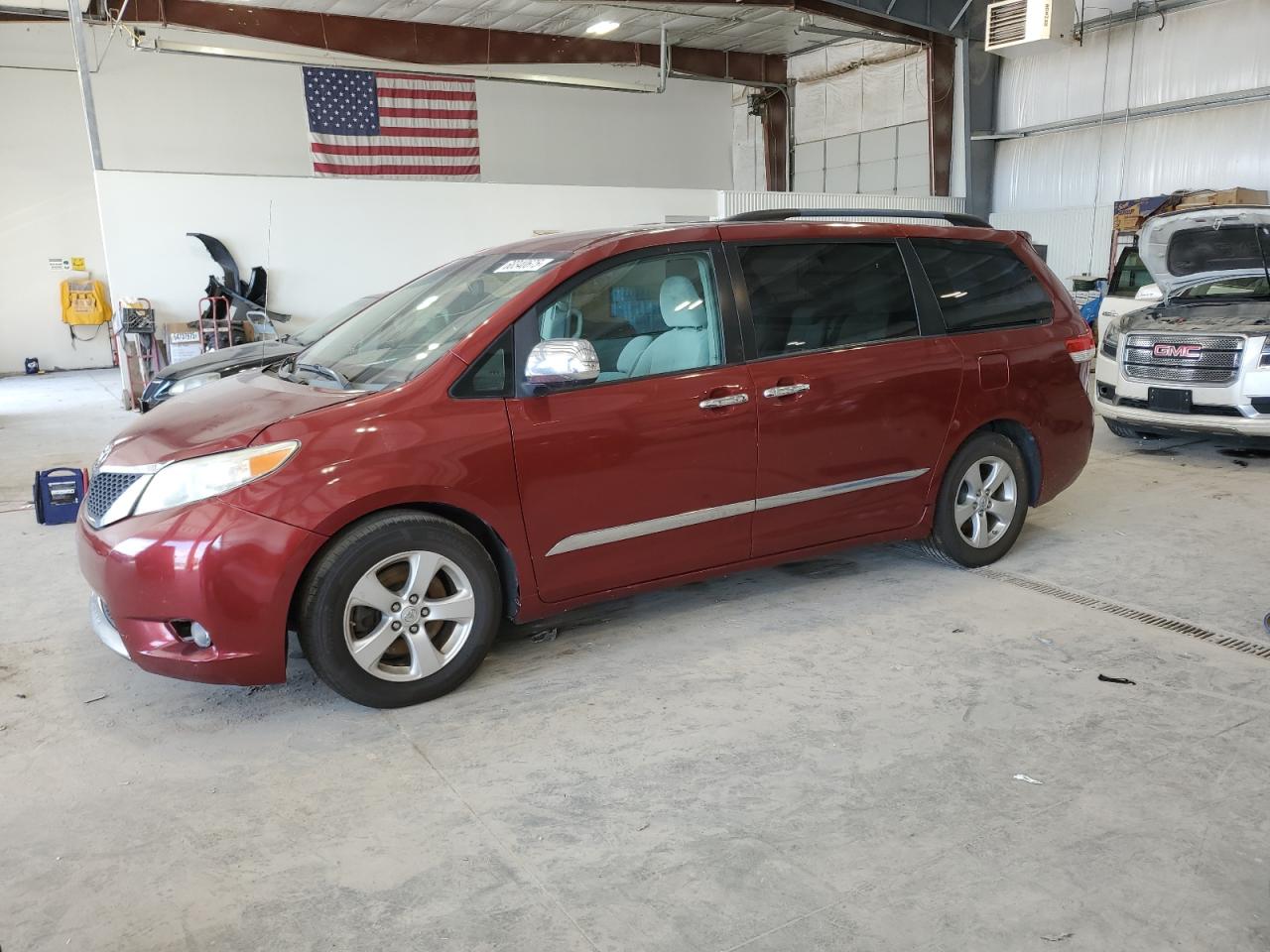 2011 Toyota Sienna le