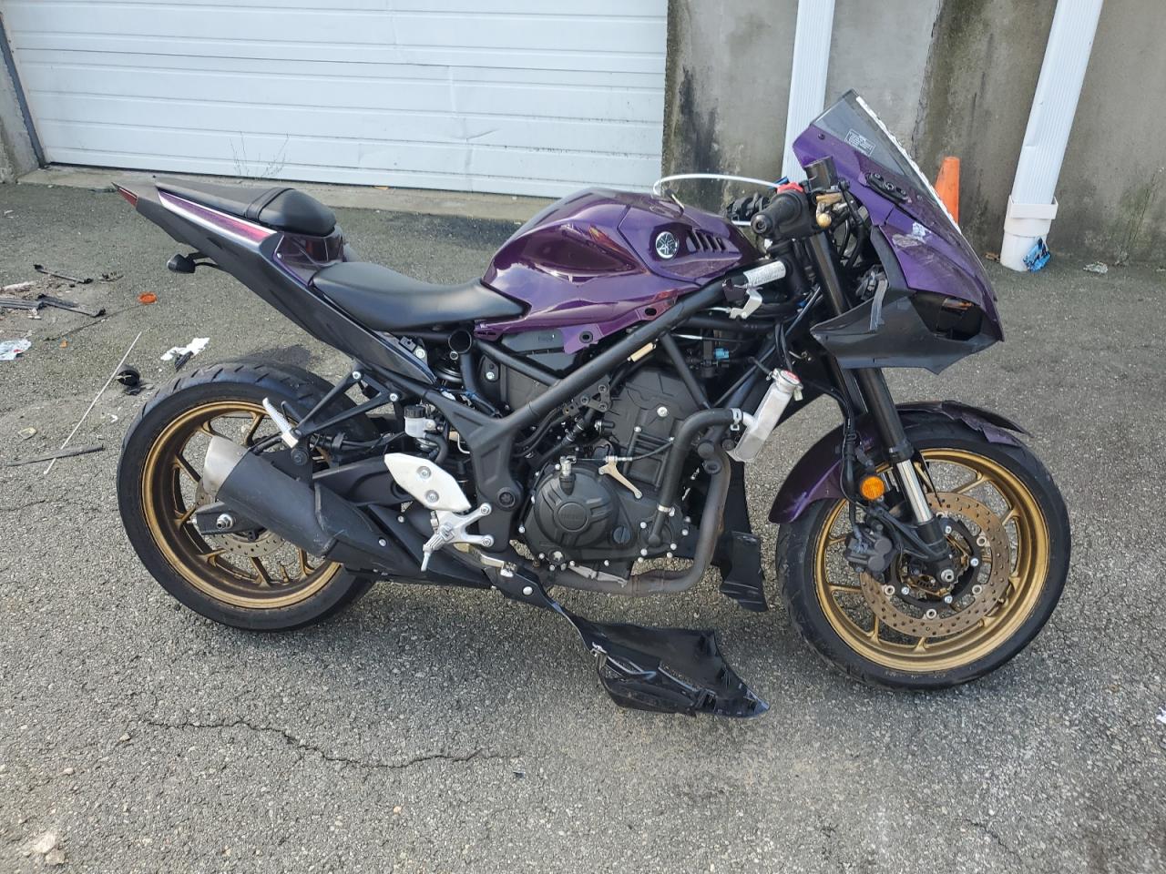 2023 Yamaha Yzfr3 a A