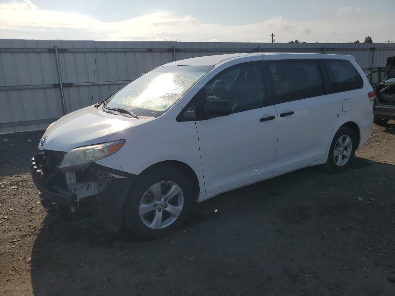 2011 Toyota Sienna bas