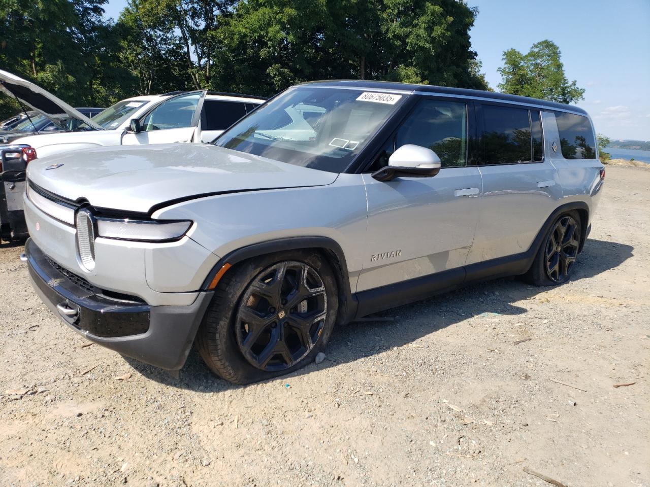 2024 Rivian R1s advent