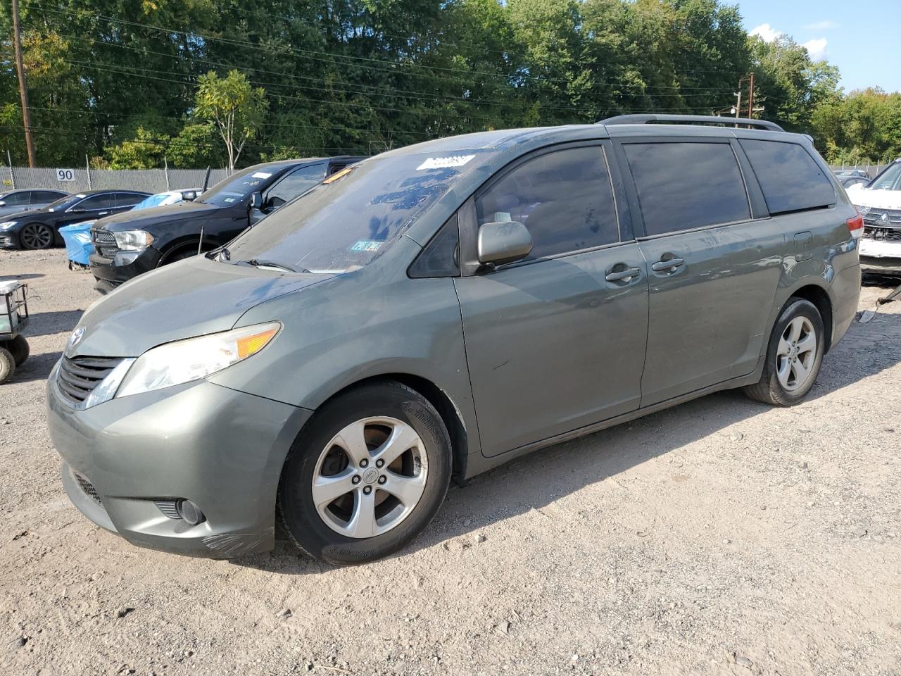 2014 Toyota Sienna le