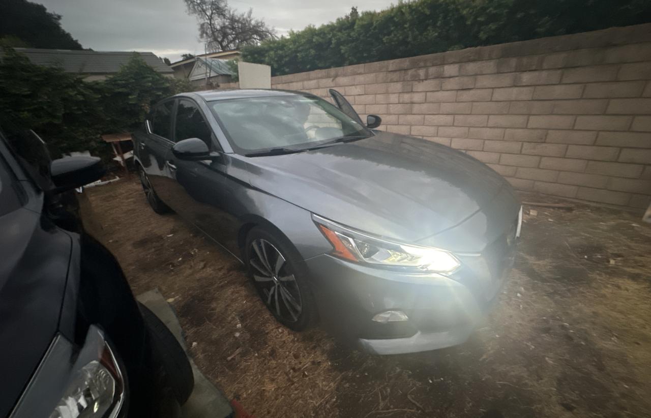 2020 Nissan Altima sr