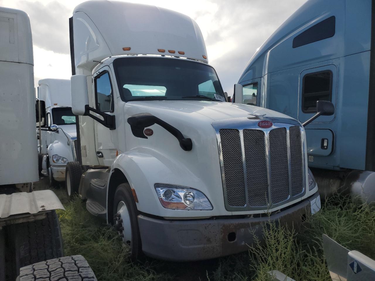 2017 Peterbilt tractor 579