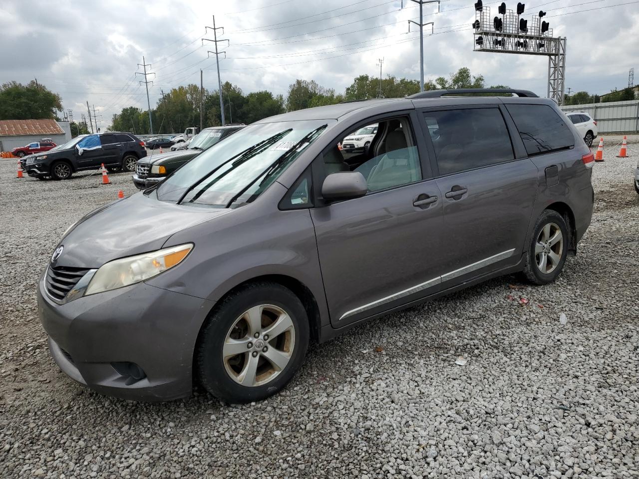 2012 Toyota Sienna le