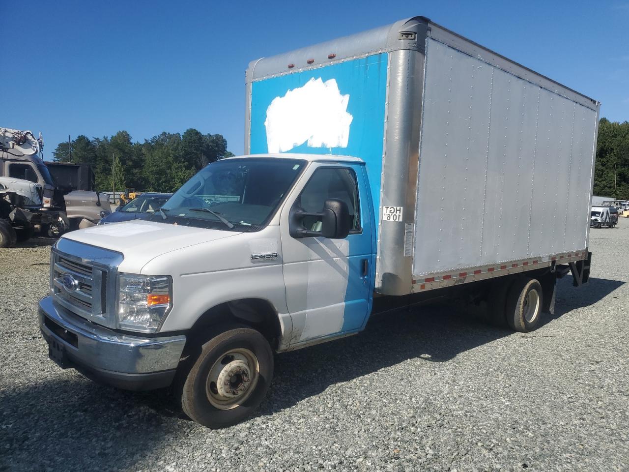 2019 Ford Econoline e450 super duty cutaway van