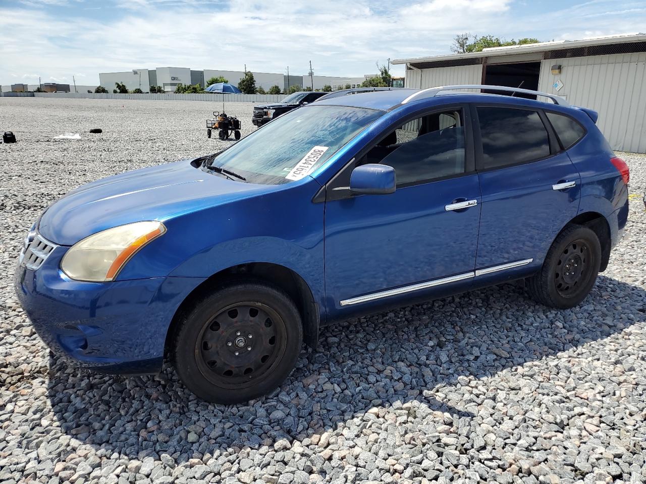 2011 Niss Rogue s