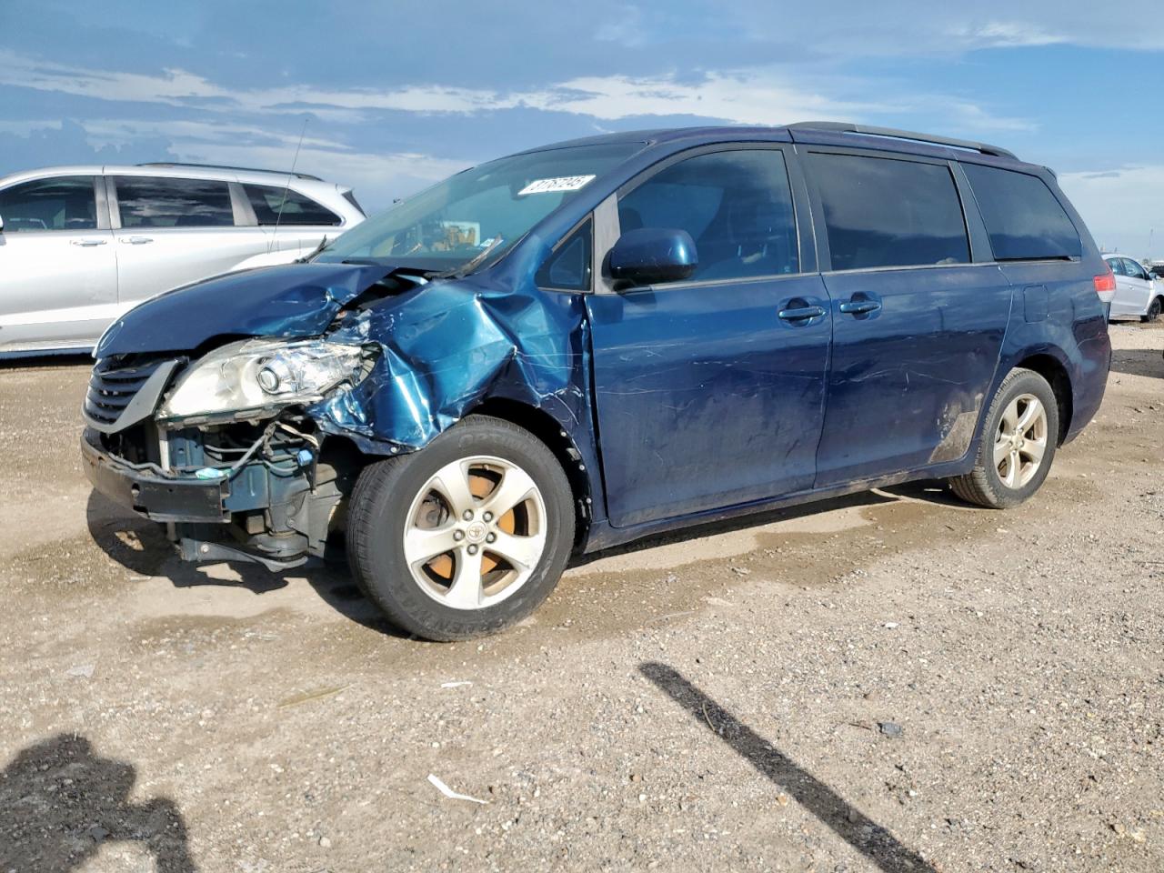 2011 Toyota Sienna le