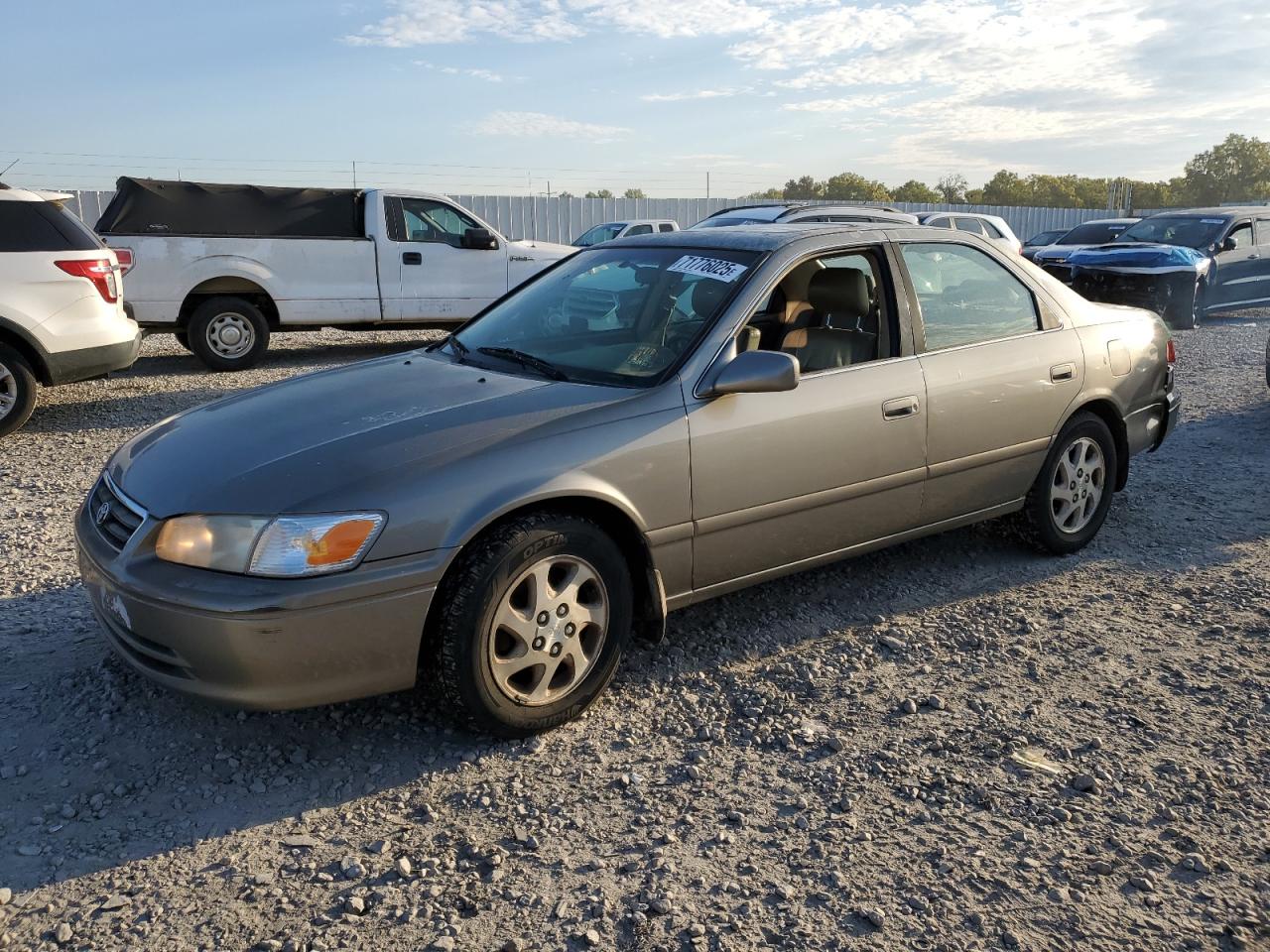 2000 Toyota Camry le