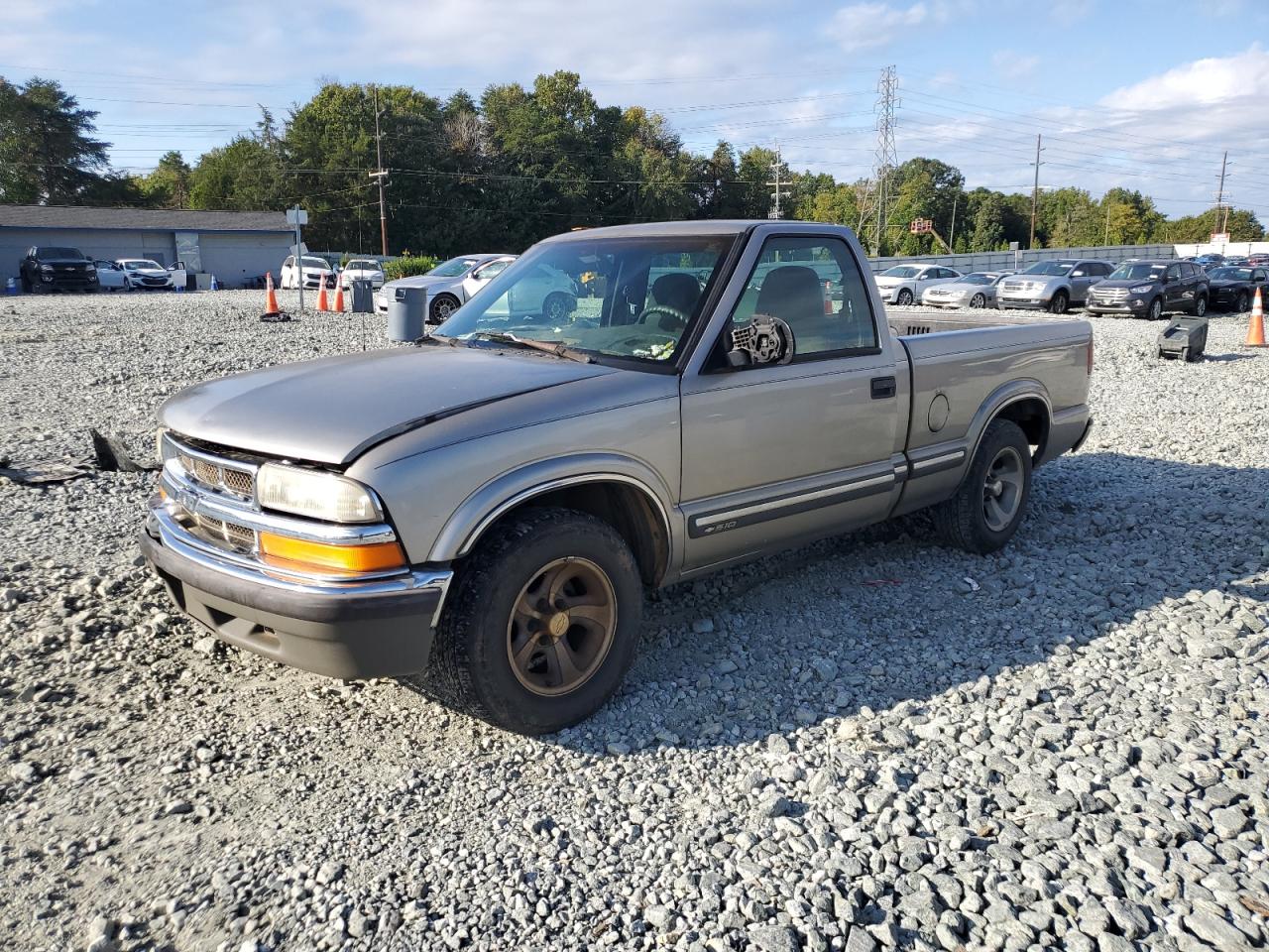 2000 Chevrolet S truck s1