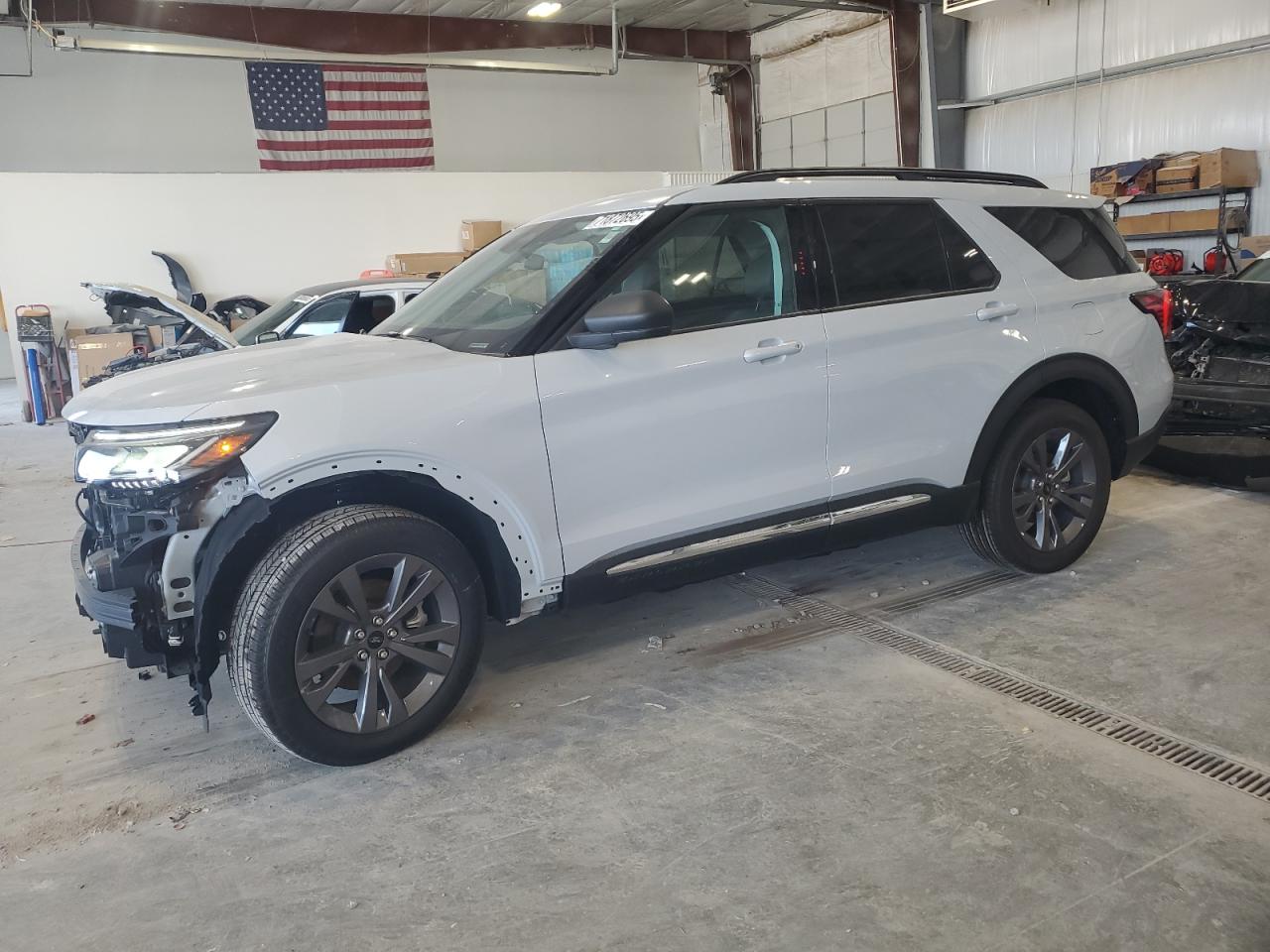 2025 Ford Explorer active