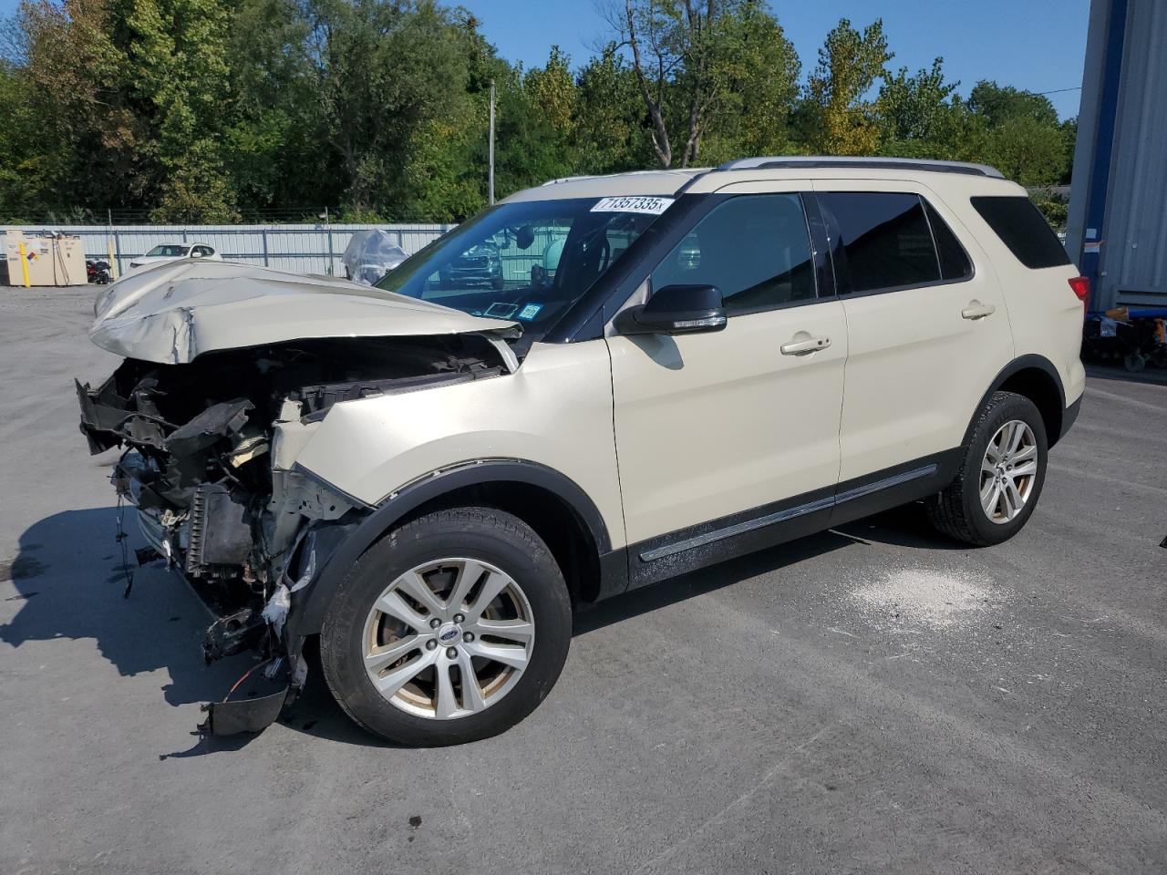 2018 Ford Explorer x