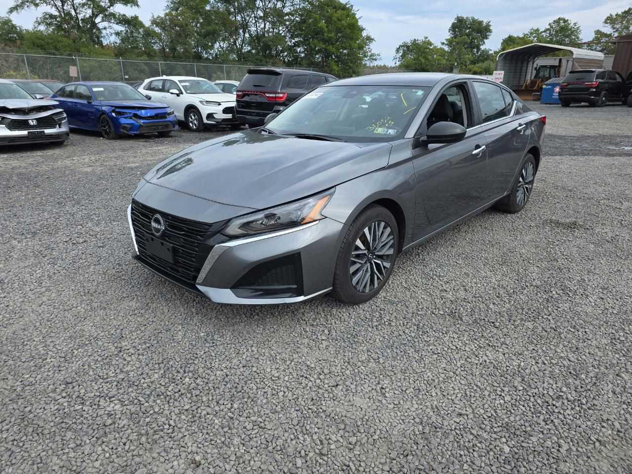 2024 Nissan Altima sv