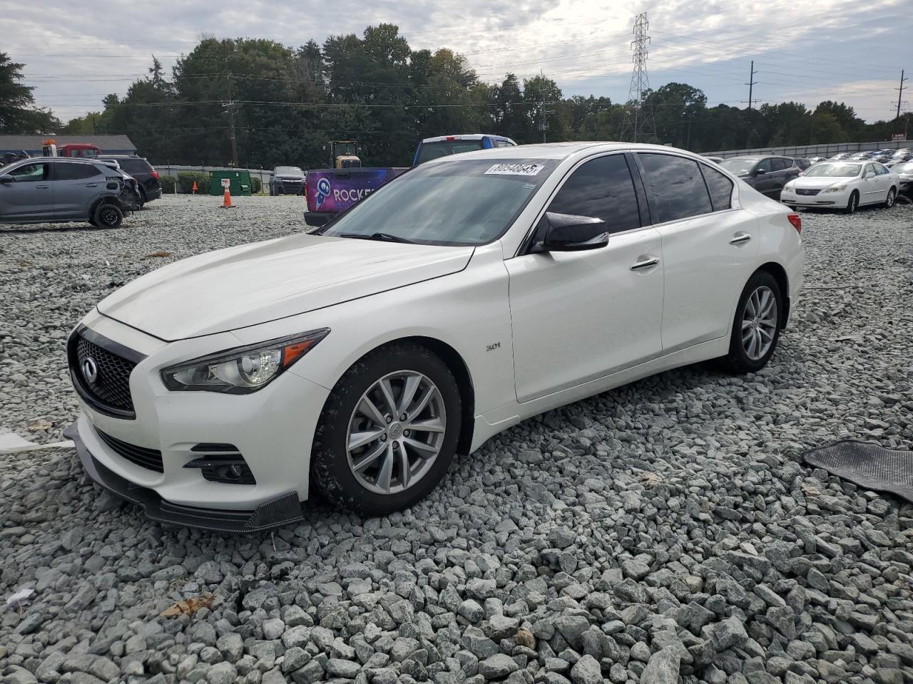 2016 Infiniti Q50 premiu