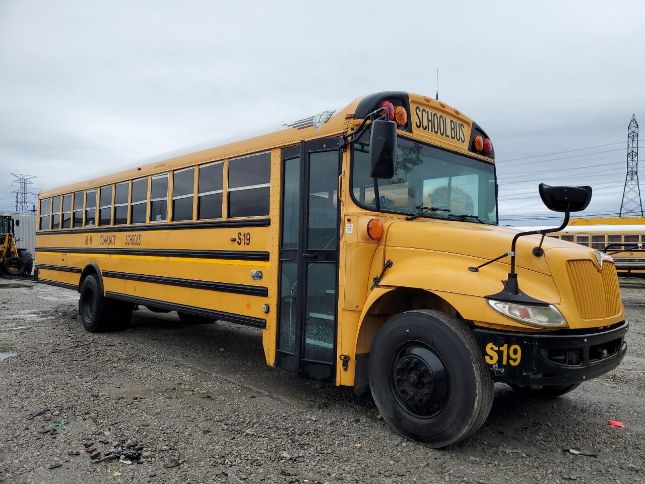 2012 Ic corporation 3000 ce