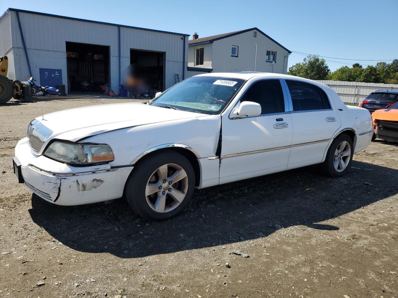 2005 Lincoln Town car s