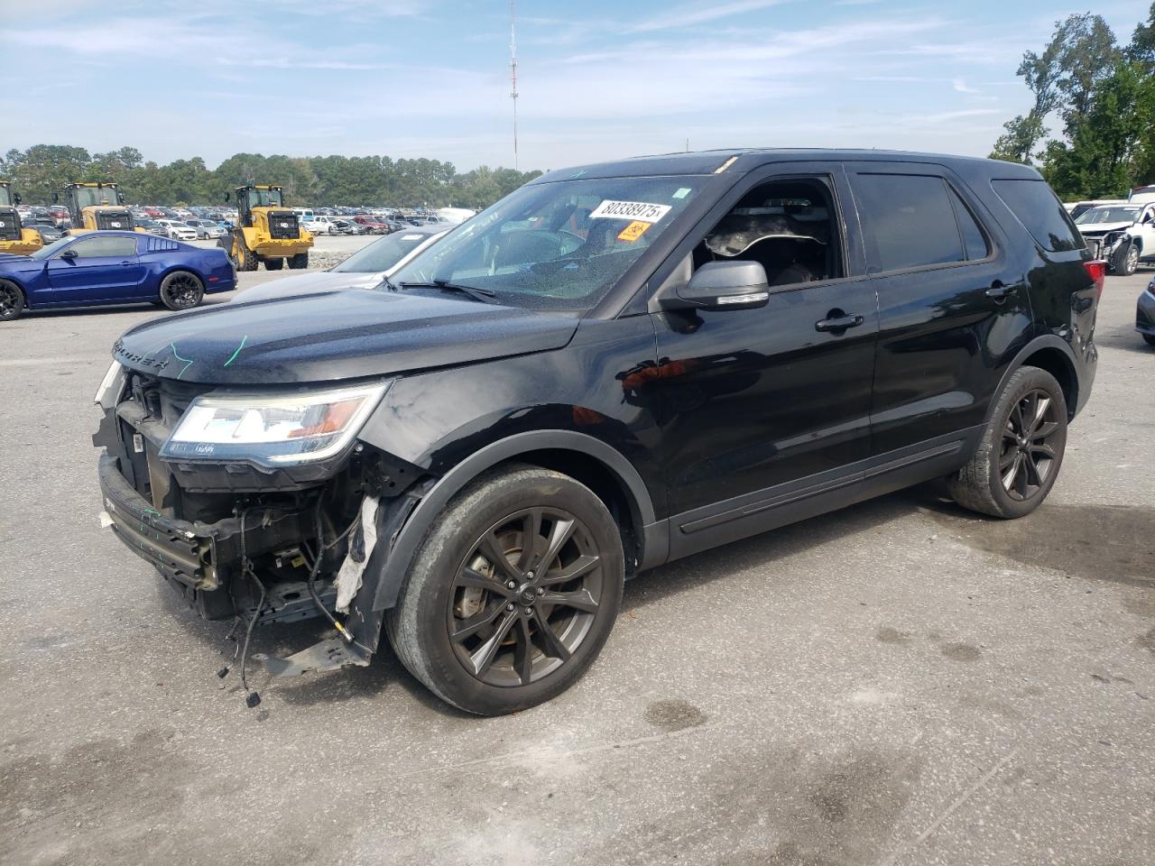 2018 Ford Explorer x