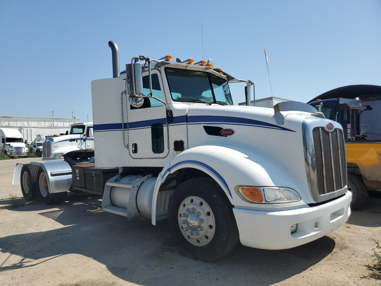 Peterbilt tractor 386