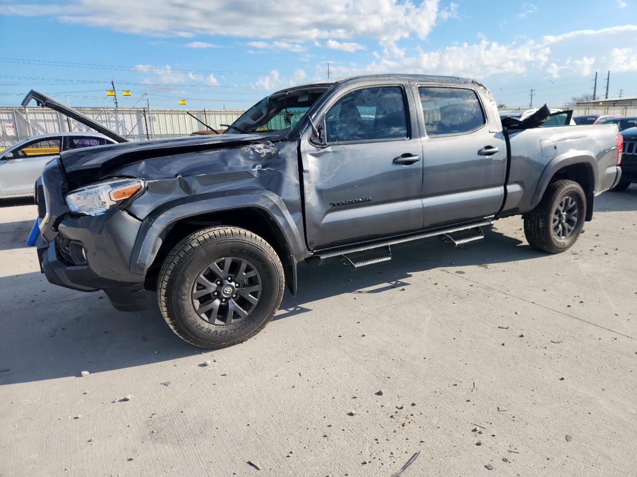 2022 Toyota Tacoma dou