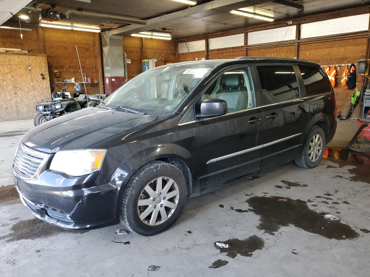 2014 Chrysler Town & cou