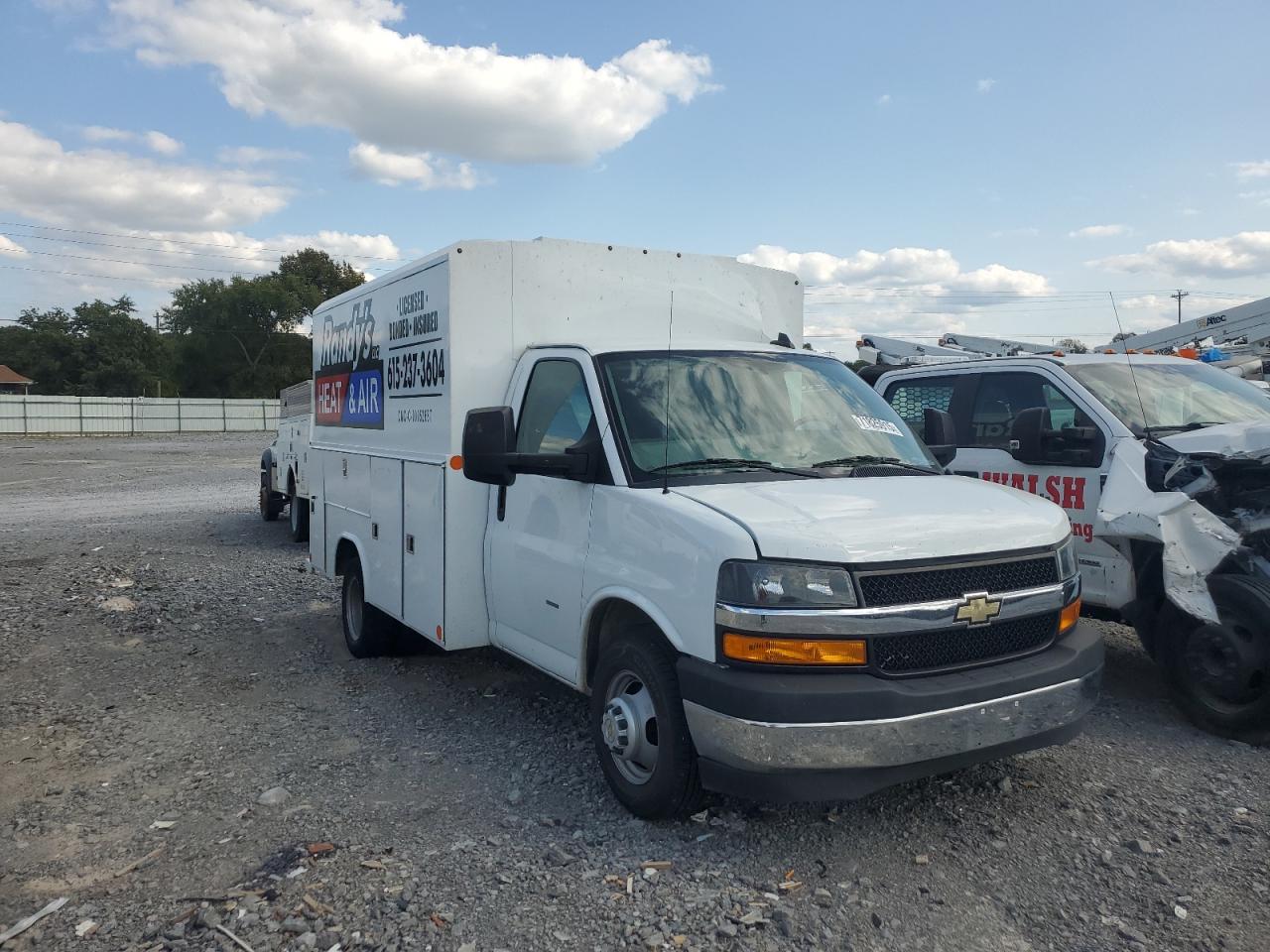 Chev Express commercial c