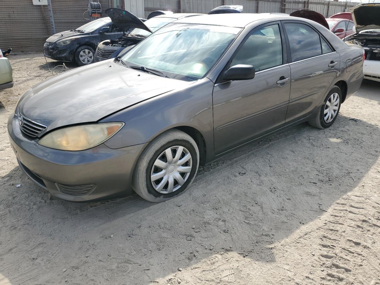 2005 Toyota Camry le