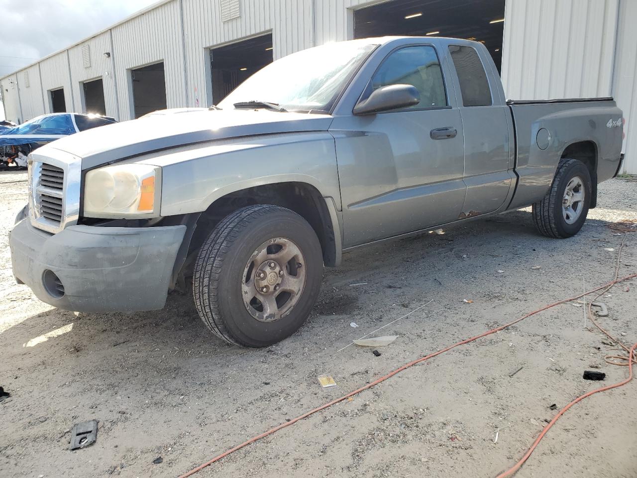 2005 Dodge Dakota st