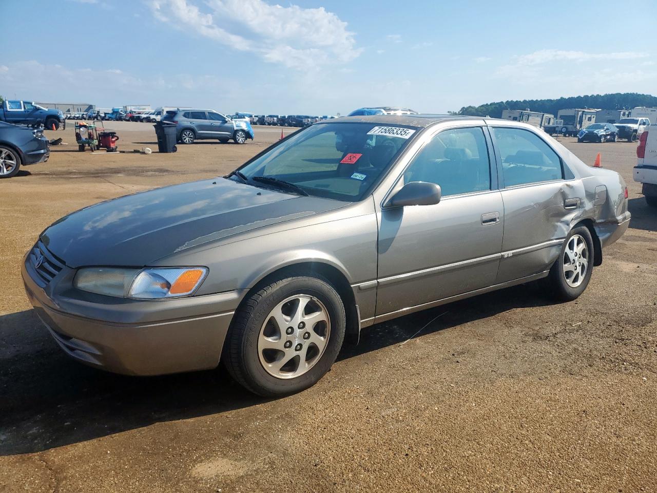 1999 Toyota Camry le