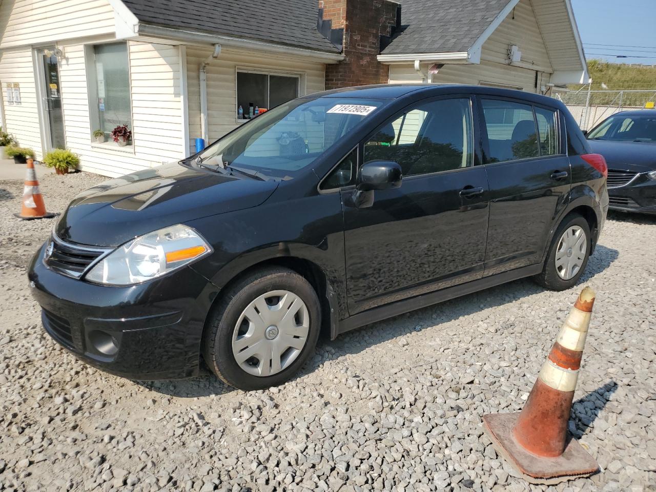 2011 Nissan Versa s