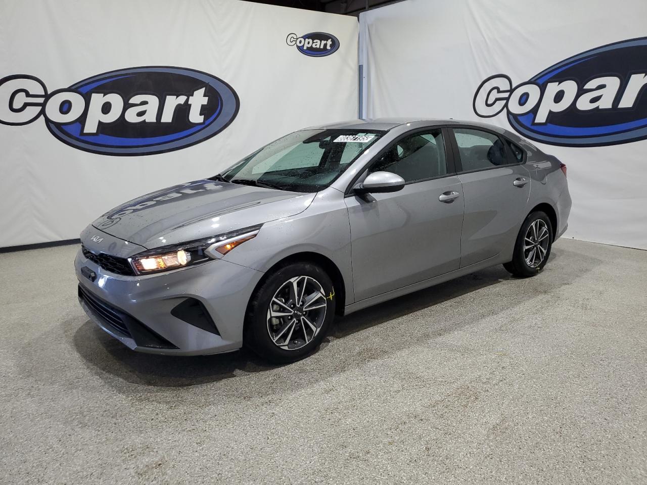 2024 Kia Forte lx