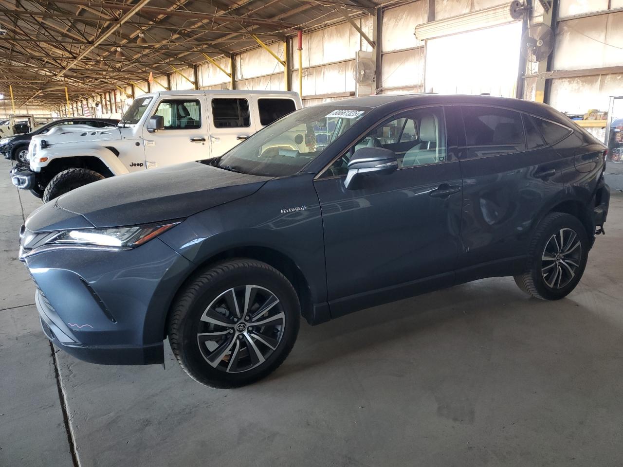 2021 Toyt Venza le