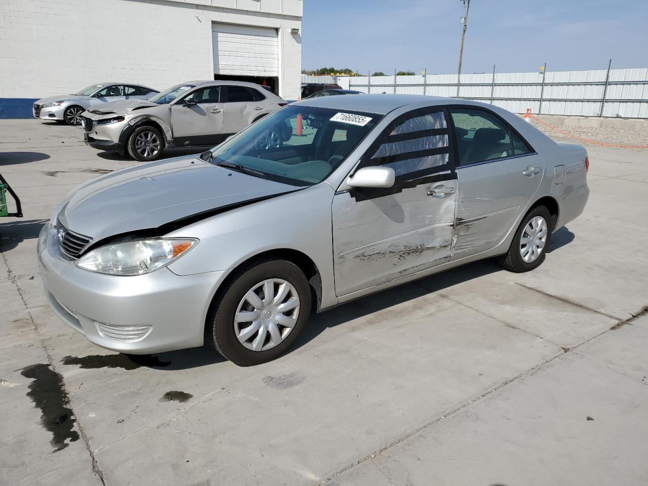 2005 Toyota Camry le