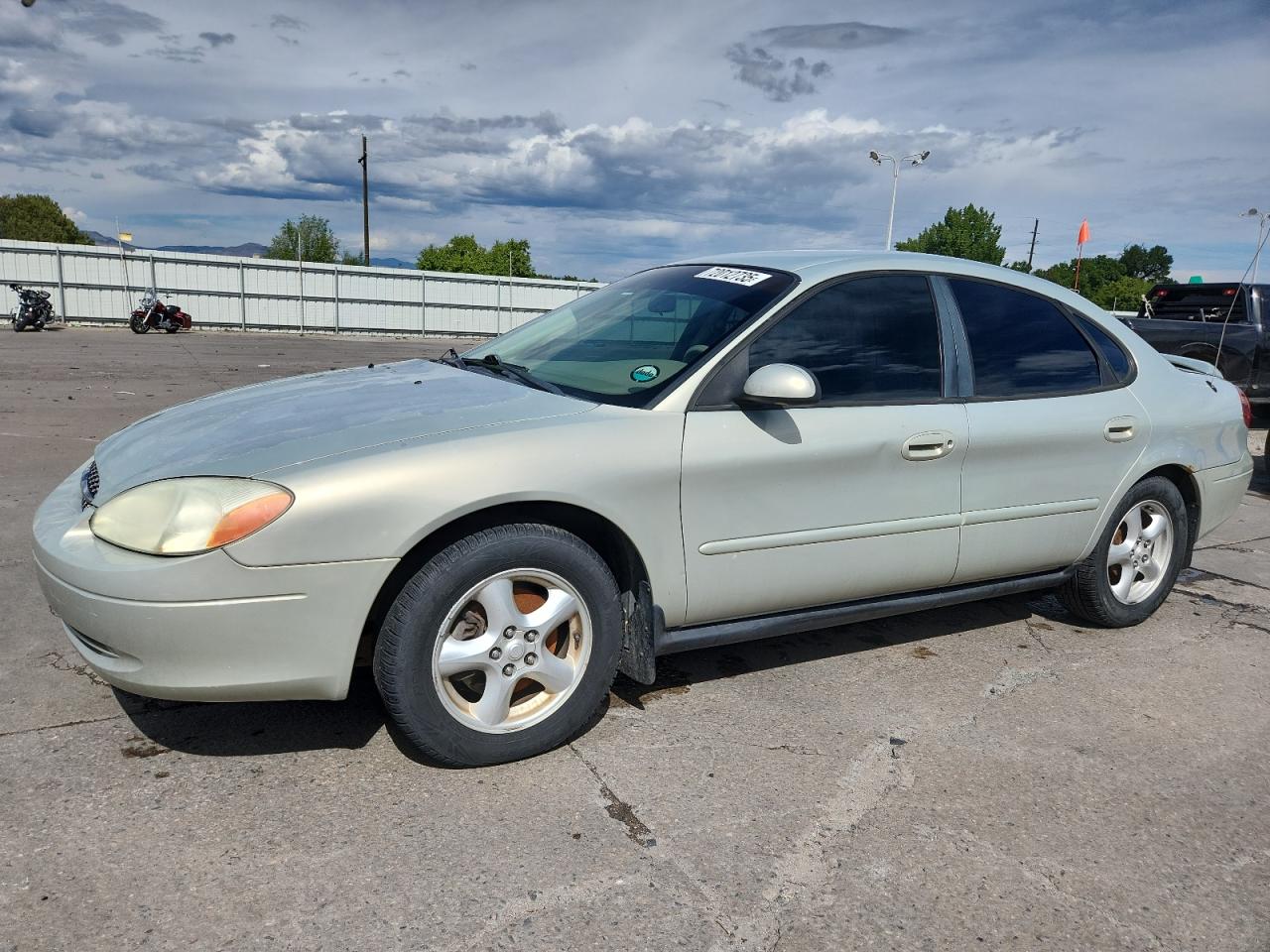 2003 Ford Taurus se