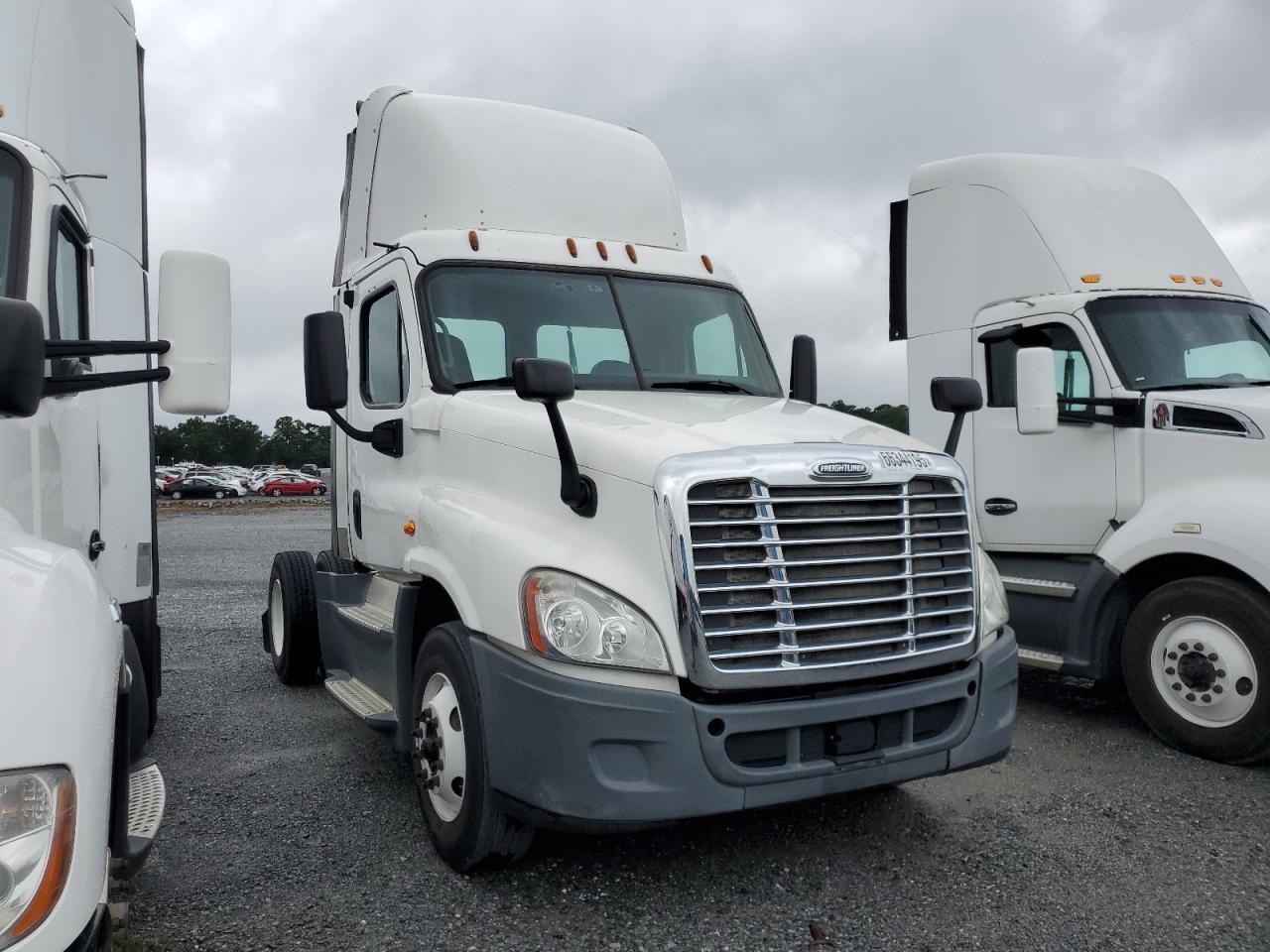 2016 Freightliner Cascadia 1