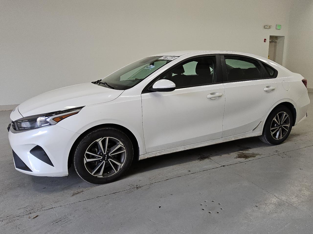 2023 Kia Forte lx