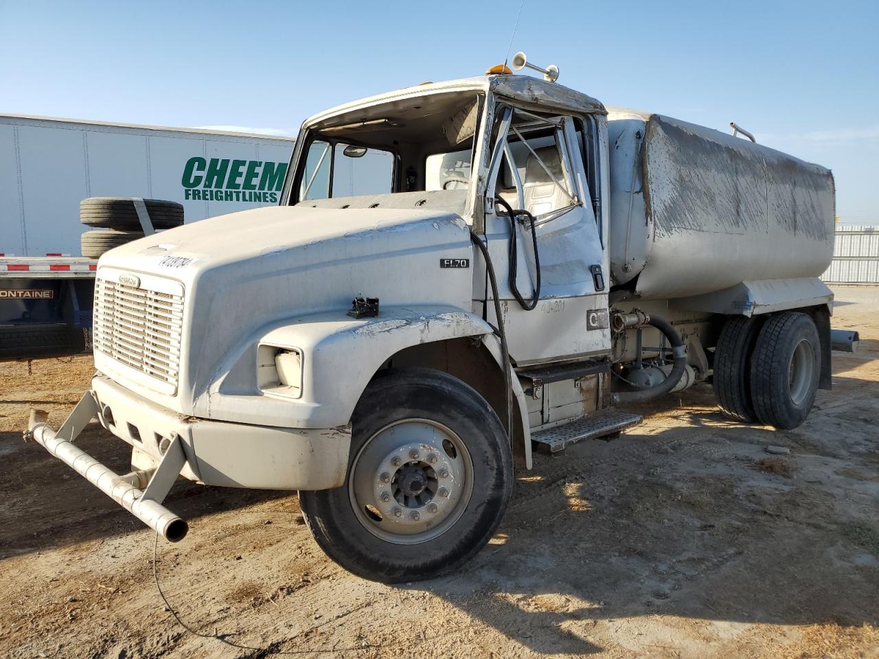 2000 Freightliner Medium con