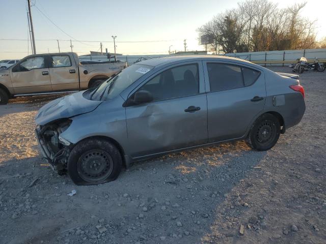 2013 Nissan Versa s