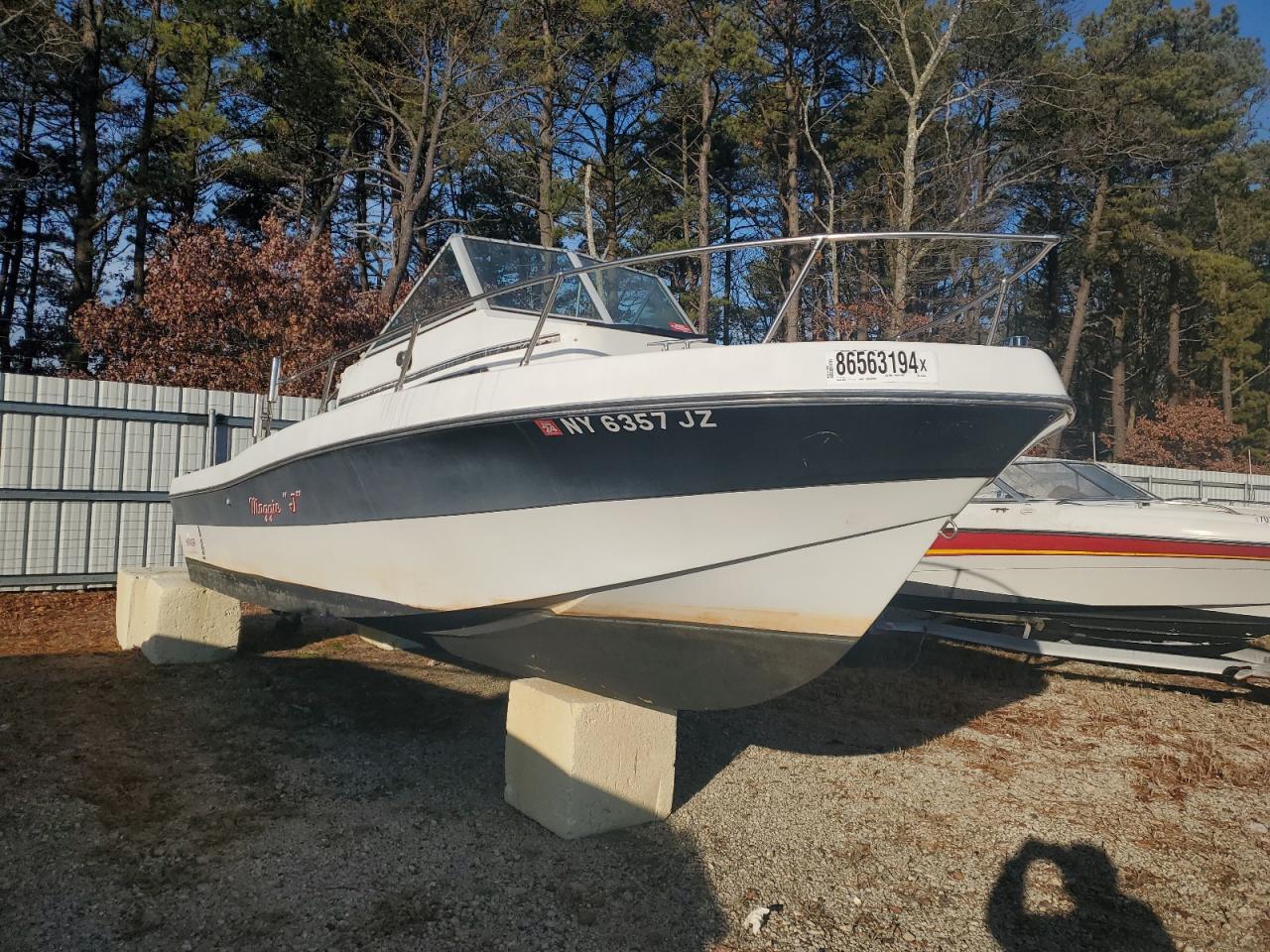 1990 Invader Canoe