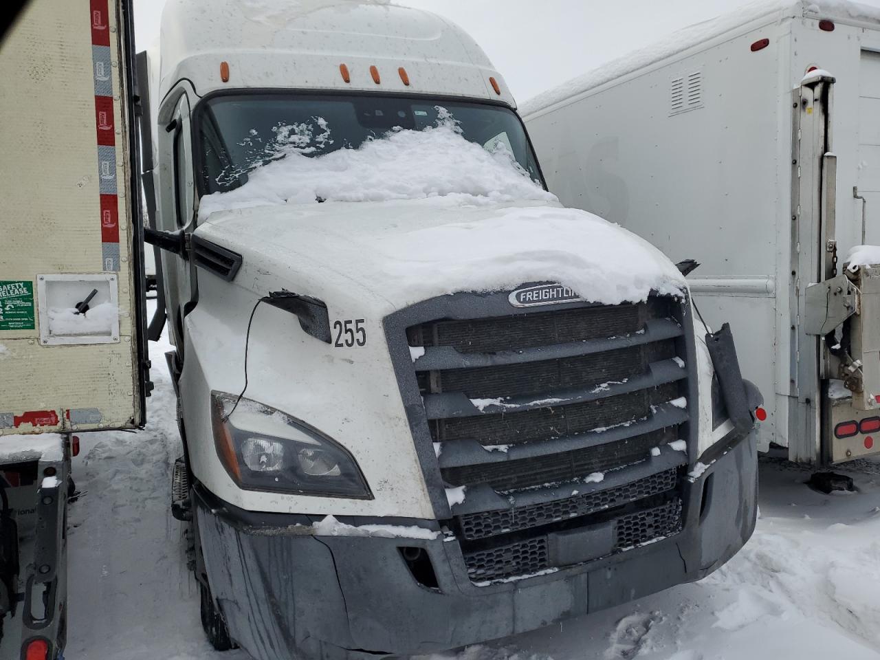 2022 Freightliner Cascadia 1