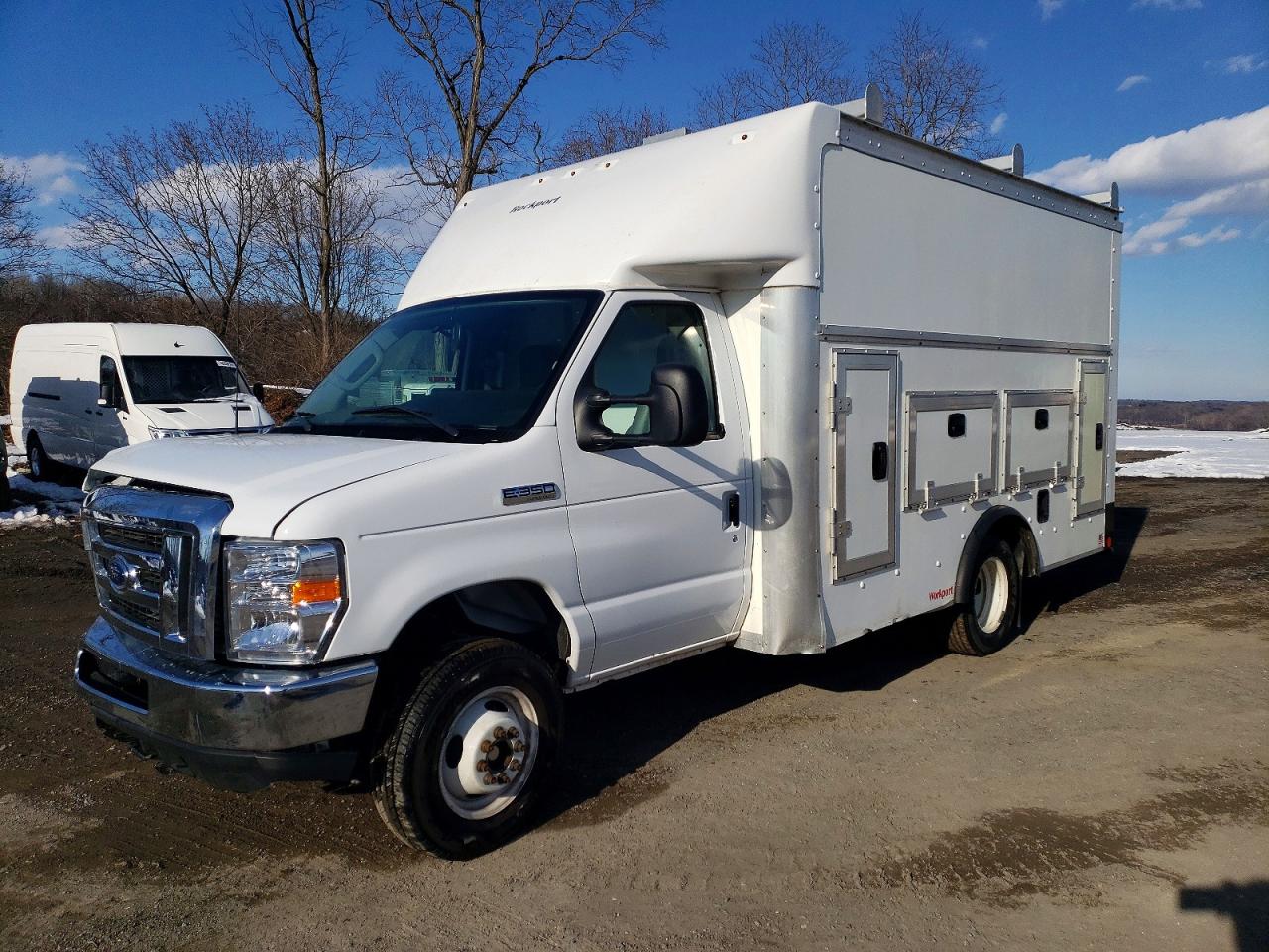 2025 Ford Econoline E350