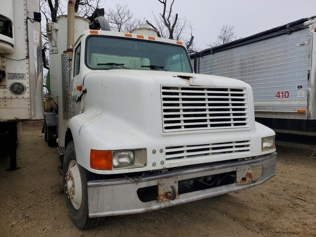 1999 International 2674