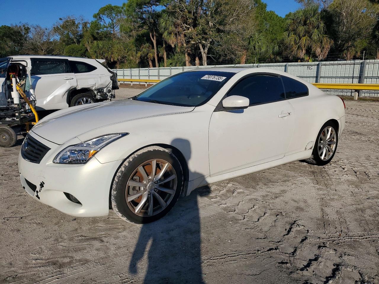 2011 Infiniti G37